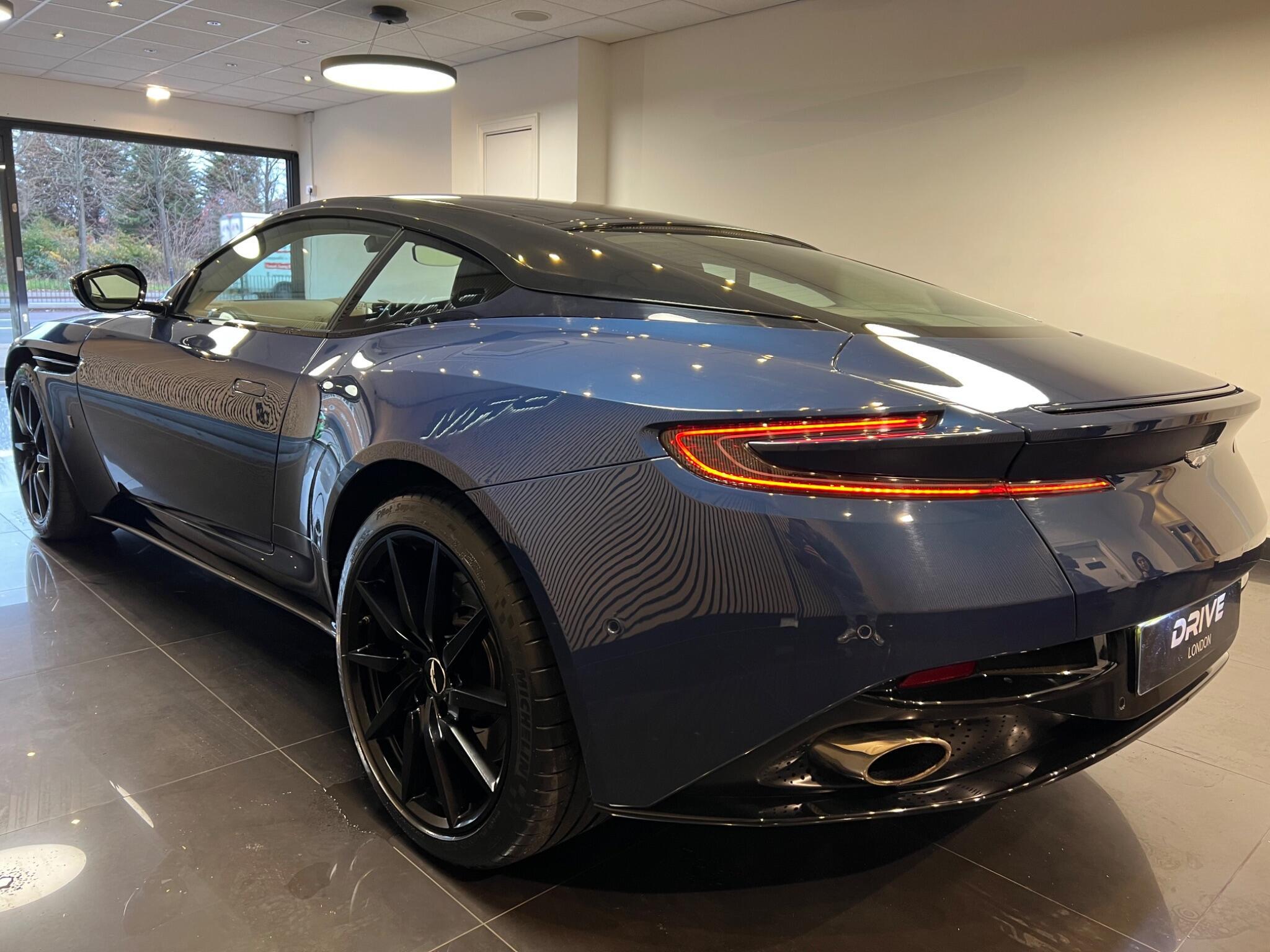 Aston Martin DB11